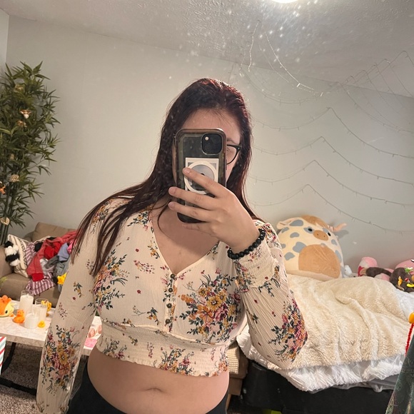 Jolt Cream Floral Long Sleeve Blouse - Picture 3 of 3